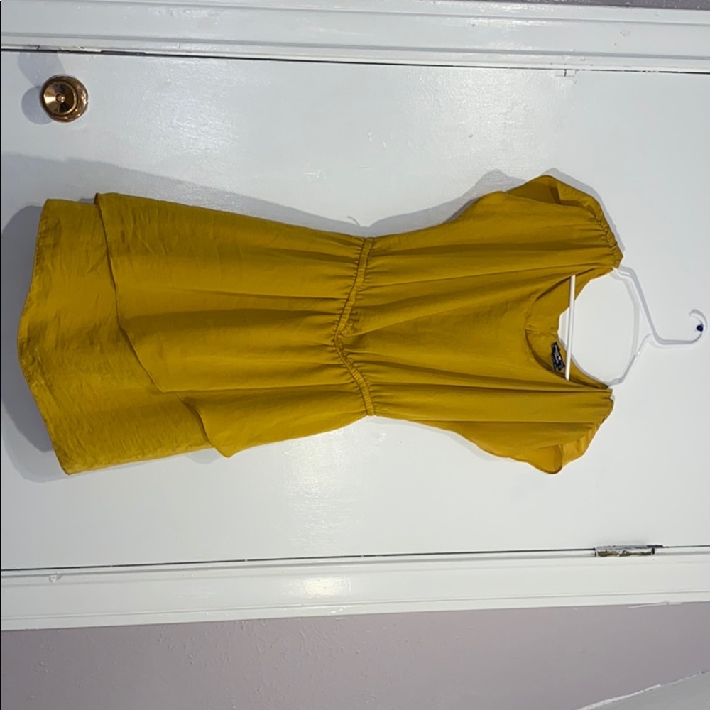 Medium yellow dress